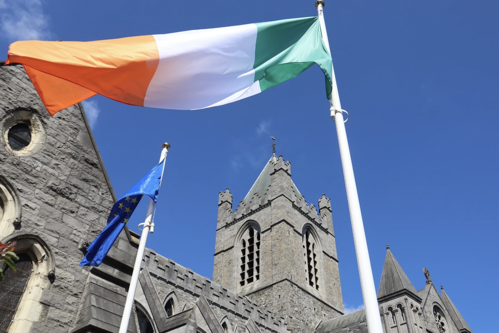 Dublin a capital da Irlanda. Assessoria completa para o reconhecimento da cidadania europeia.