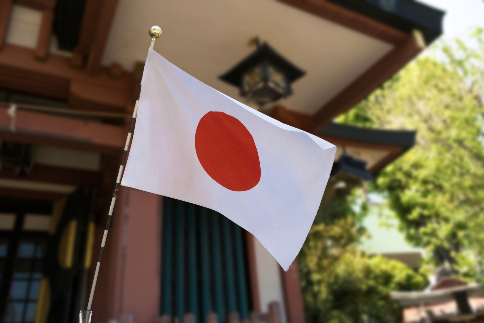 Visão da bandeira do Japão. Visando morar no Japão com cidadania japonesa reconhecida.